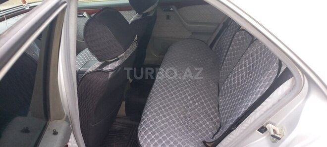 Mercedes C 200 1995, 310,000 km - 2.0 l - Qusar
