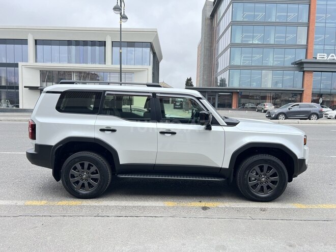 Toyota Land Cruiser Prado-4