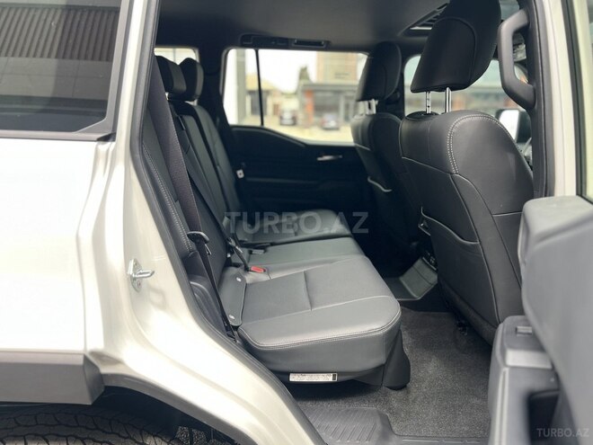 Toyota Land Cruiser Prado-10