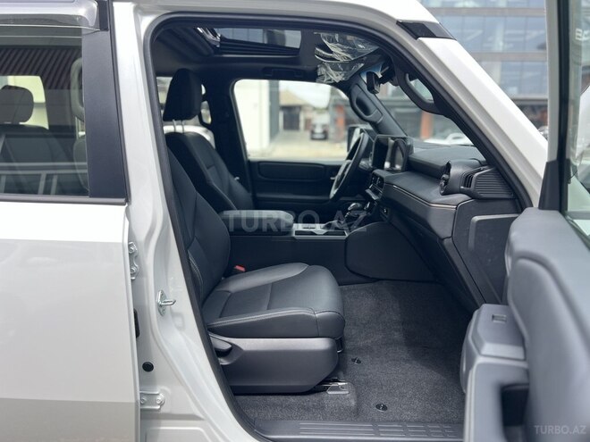 Toyota Land Cruiser Prado-8