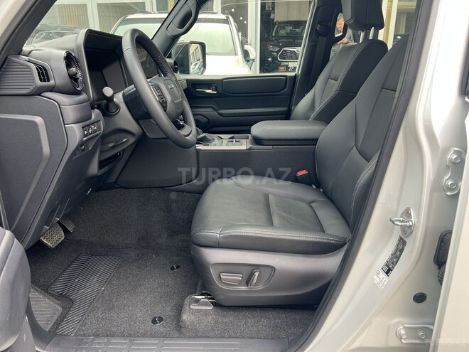 Toyota Land Cruiser Prado-5