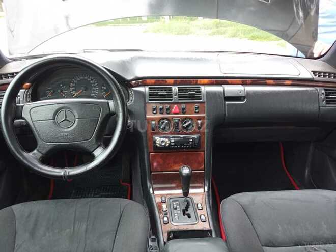 Mercedes E 240 1997, 521,000 km - 2.4 l - Bakı