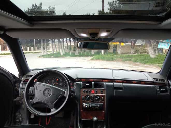 Mercedes E 240 1997, 521,000 km - 2.4 l - Bakı