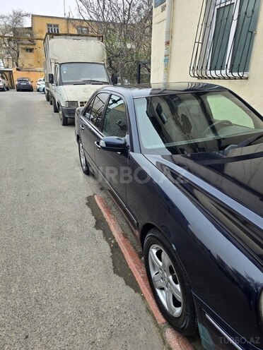 Mercedes E 270 2000, 588,000 km - 2.7 l - Bakı