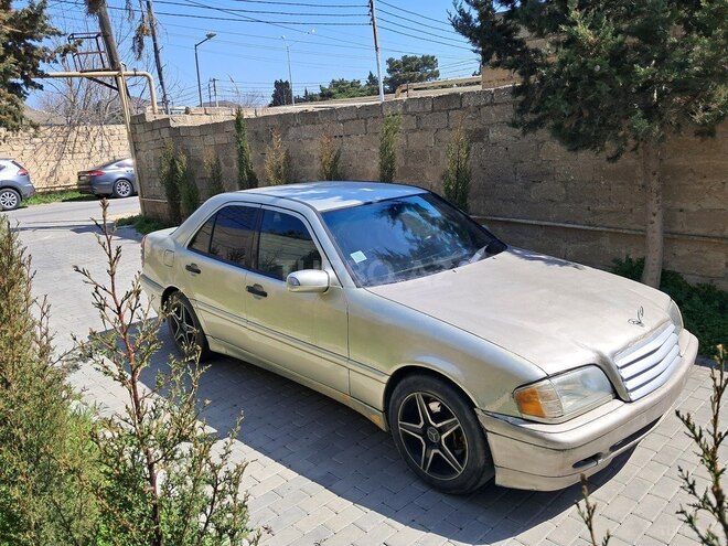 Mercedes C 200 1995, 270,000 km - 2.0 l - Bakı