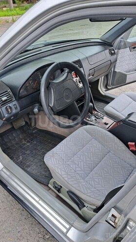 Mercedes C 220 1994, 325,000 km - 2.2 l - Şəki