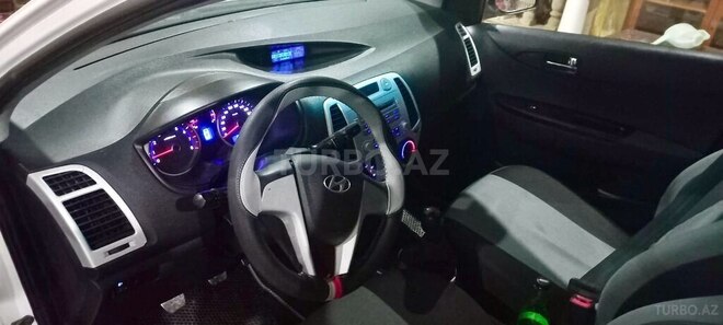 Hyundai i20 2011, 295,000 km - 1.4 l - Bakı