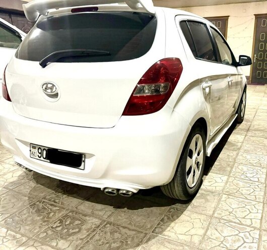 Hyundai i20 2011, 295,000 km - 1.4 l - Bakı
