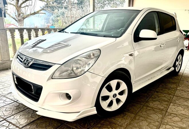Hyundai i20 2011, 295,000 km - 1.4 l - Bakı