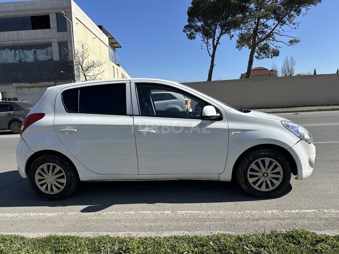 Hyundai i20 2010, 213,000 km - 1.4 l - Bakı