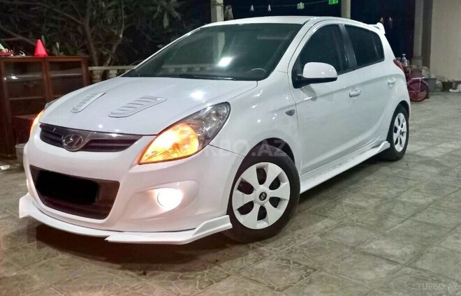 Hyundai i20 2011, 295,000 km - 1.4 l - Bakı