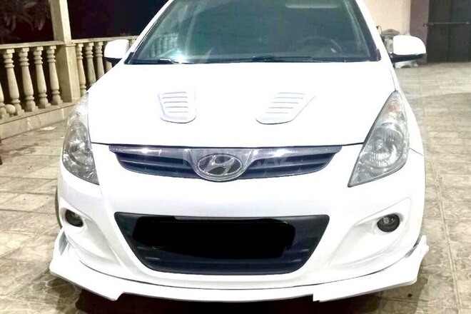Hyundai i20 2011, 295,000 km - 1.4 l - Bakı