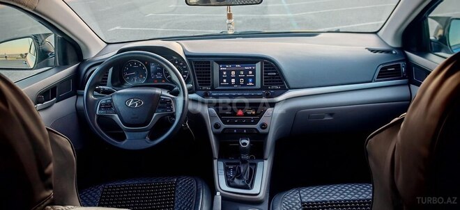 Hyundai Elantra 2018, 132,000 km - 2.0 л - Bakı