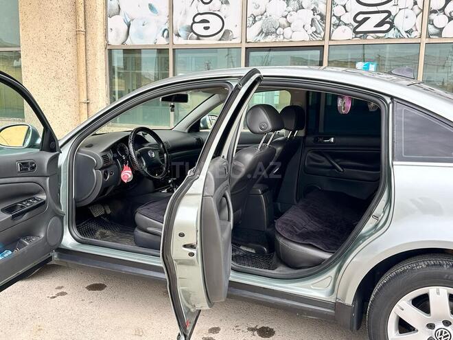 Volkswagen Passat 2004, 226,000 km - 1.8 l - Salyan