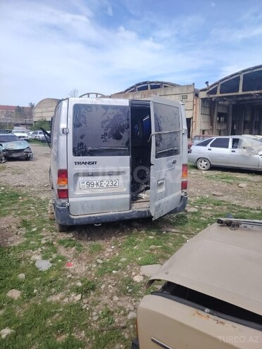 Ford Transit-4