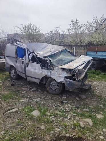 Ford Transit-9