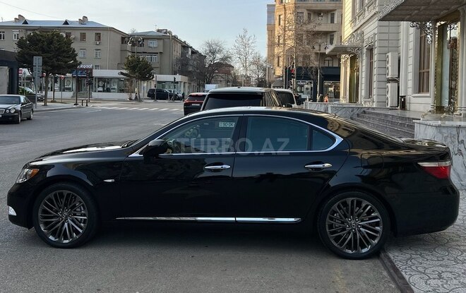 Lexus LS 460 2007, 242,000 km - 4.6 l - Bakı