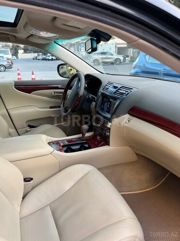 Lexus LS 460 2007, 242,000 km - 4.6 l - Bakı