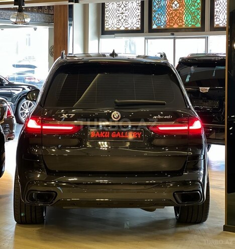 BMW X7-6