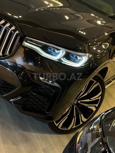 BMW X7-9