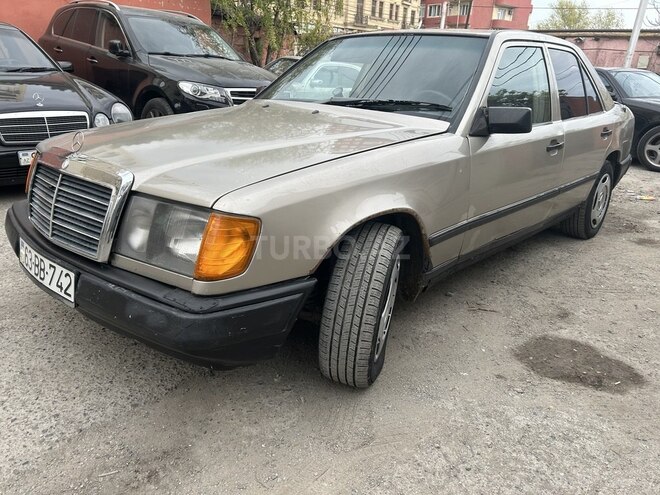 Mercedes E 200 1989, 236,000 km - 2.0 l - Bakı