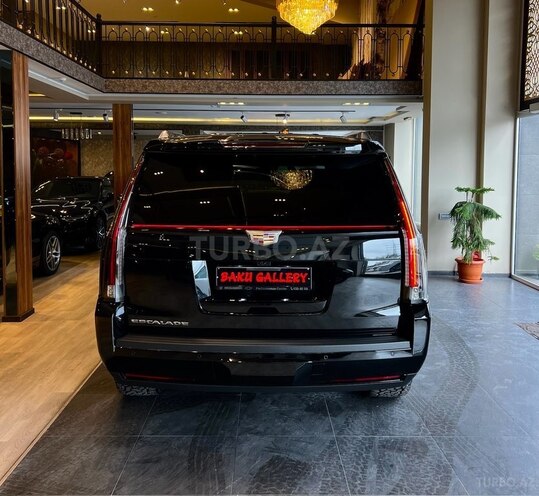 Cadillac Escalade-8