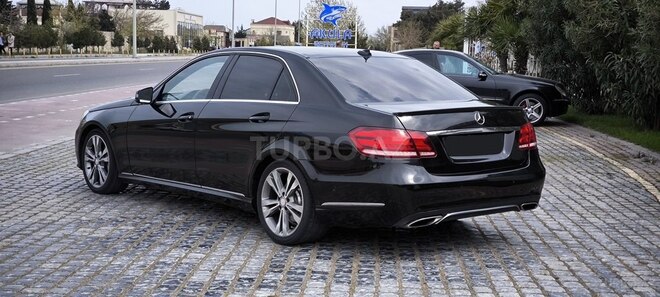 Mercedes E 200 d 2015, 367,749 km - 2.2 л - Bakı