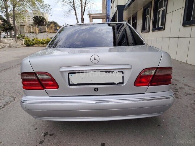 Mercedes E 240 2001, 280,000 km - 2.6 l - Bakı