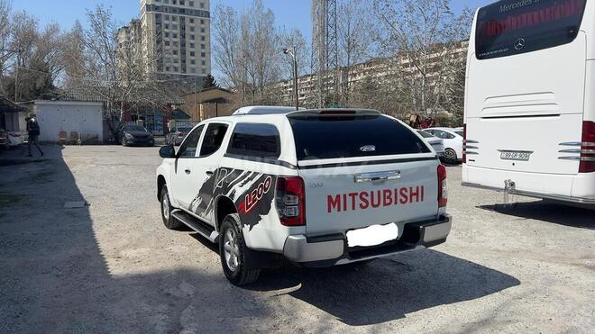 Mitsubishi L200 2021, 167,000 km - 2.4 l - Bakı
