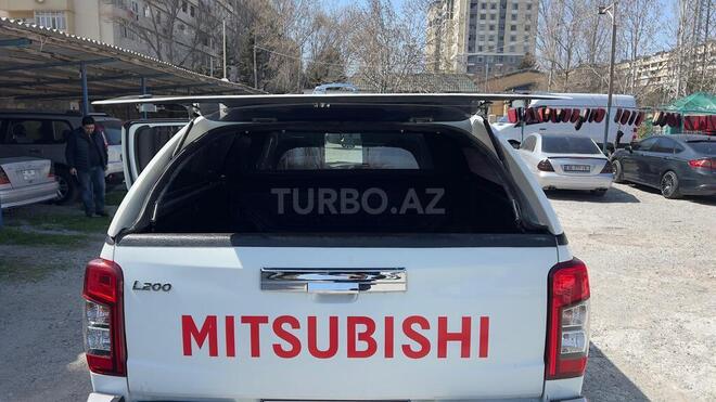 Mitsubishi L200 2021, 167,000 km - 2.4 l - Bakı
