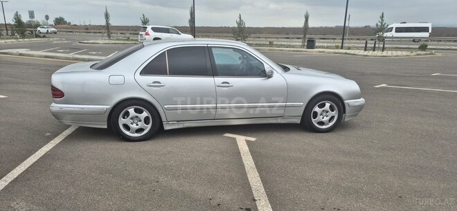 Mercedes E 220 d 2001, 500,600 km - 2.2 л - Gəncə