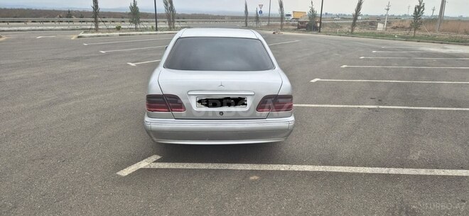 Mercedes E 220 d 2001, 500,600 km - 2.2 л - Gəncə