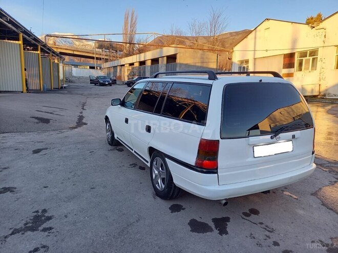 Opel Astra 1998, 170,000 km - 1.6 l - Şəki