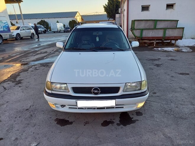 Opel Astra 1998, 170,000 km - 1.6 l - Şəki