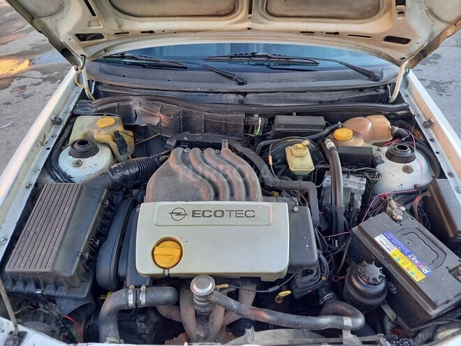 Opel Astra 1998, 170,000 km - 1.6 l - Şəki