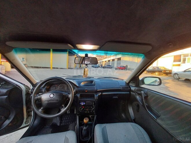 Opel Astra 1998, 170,000 km - 1.6 l - Şəki