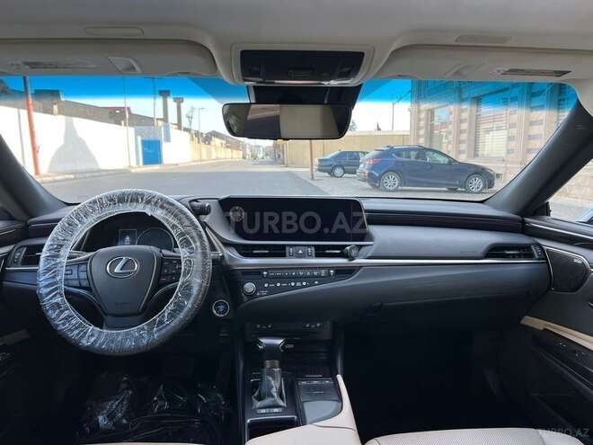 Lexus ES 300h 2021, 27,500 km - 2.5 l - Bakı