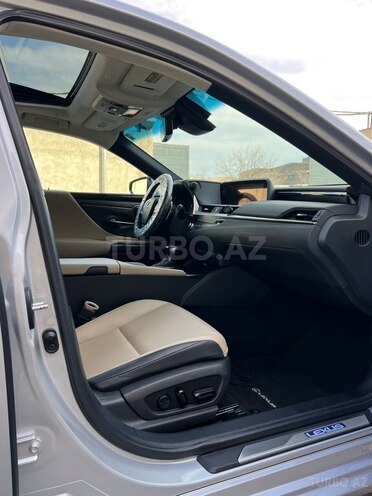 Lexus ES 300h 2021, 27,500 km - 2.5 l - Bakı