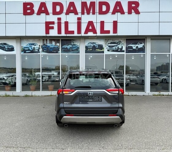 Toyota RAV4-6