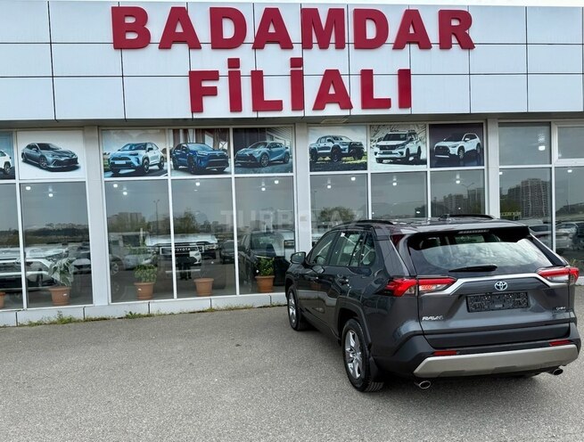 Toyota RAV4-9