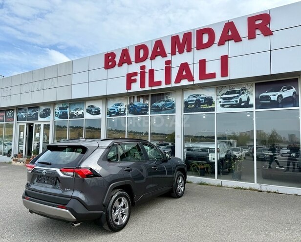 Toyota RAV4-8