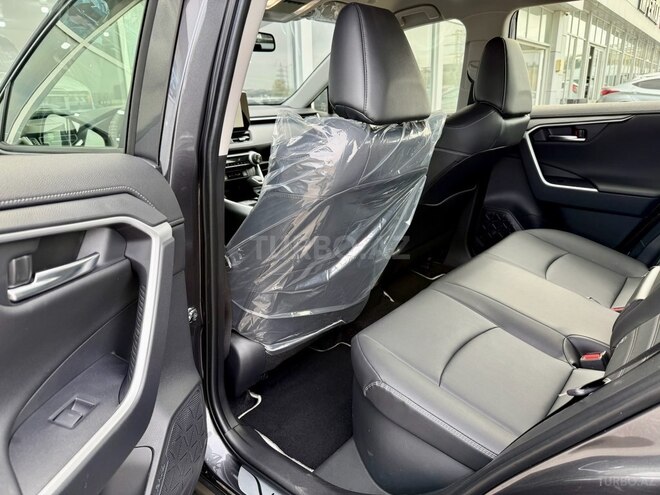 Toyota RAV4-11