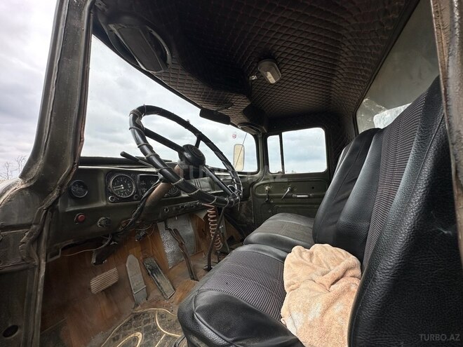 ZIL 130 1982, 250,000 km - 4.5 l - Salyan