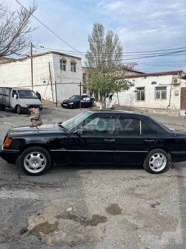 Mercedes E 220 1994, 365,000 km - 2.2 л - Bakı
