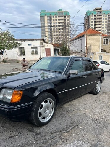 Mercedes E 220 1994, 365,000 km - 2.2 л - Bakı