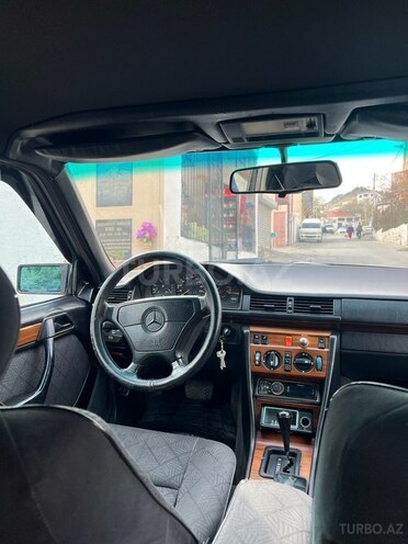 Mercedes E 220 1994, 365,000 km - 2.2 л - Bakı