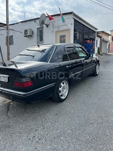Mercedes E 220 1994, 365,000 km - 2.2 л - Bakı