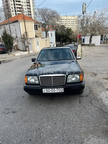 Mercedes E 220 1994, 365,000 km - 2.2 л - Bakı