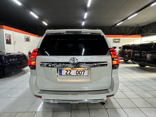 Toyota Land Cruiser Prado-5
