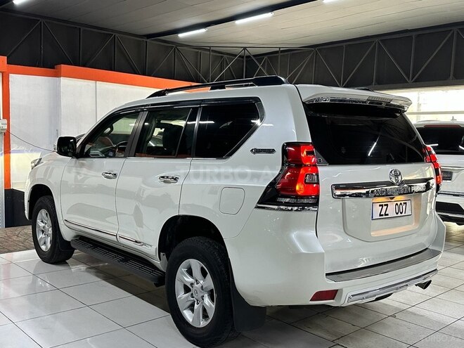 Toyota Land Cruiser Prado-7